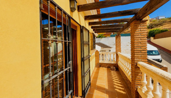 Image No.27-5 Bed Apartment for sale