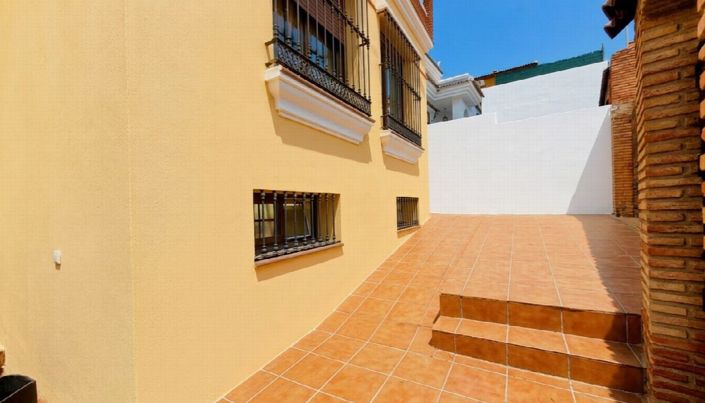 Image No.39-5 Bed Villa for sale