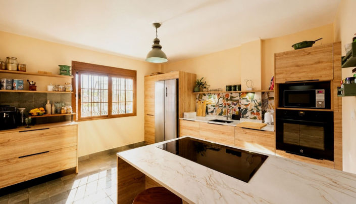 Image No.4-5 Bed House for sale