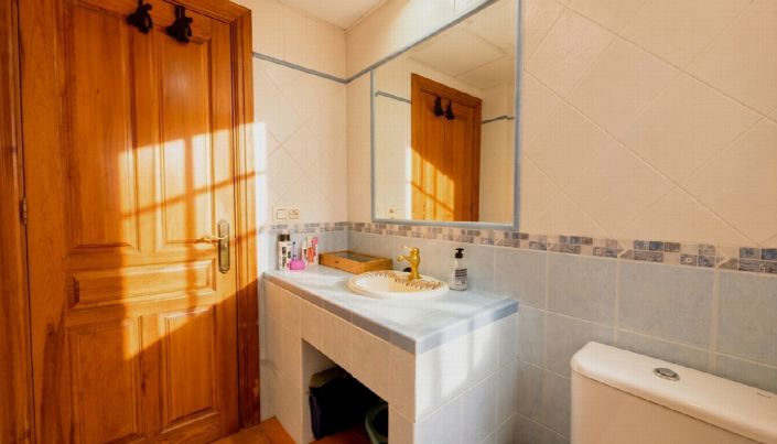Image No.8-5 Bed Villa for sale