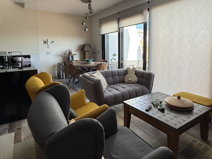 Image No.10-3 Bed House for sale