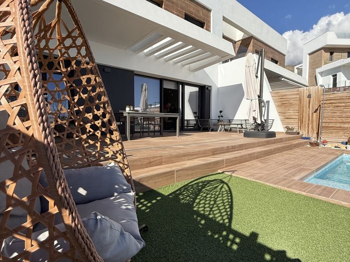 Image No.6-3 Bed House for sale