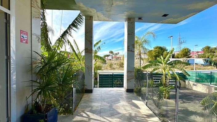 Image No.3-2 Bed House for sale