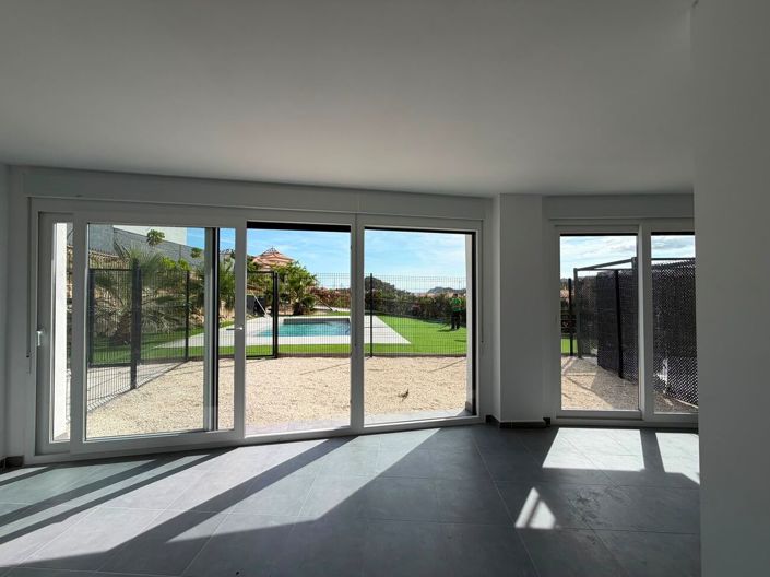 Image No.10-2 Bed House for sale