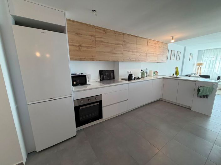 Image No.12-2 Bed House for sale