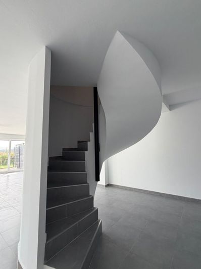 Image No.9-2 Bed House for sale