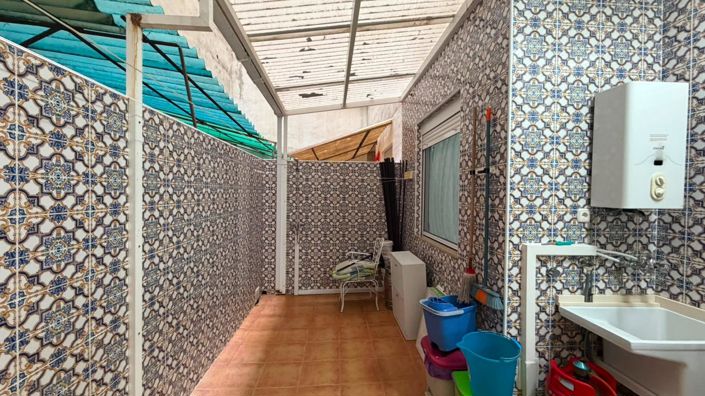 Image No.11-3 Bed House for sale