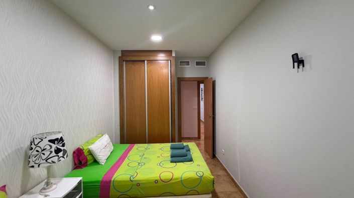 Image No.15-3 Bed House for sale