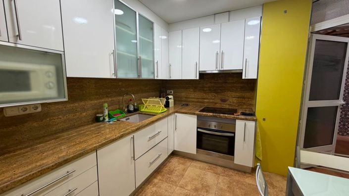 Image No.6-3 Bed House for sale