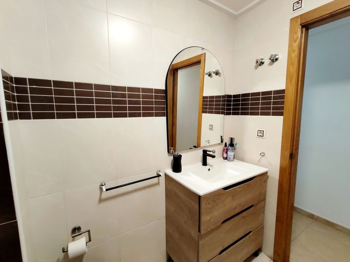 Image No.24-3 Bed Property for sale