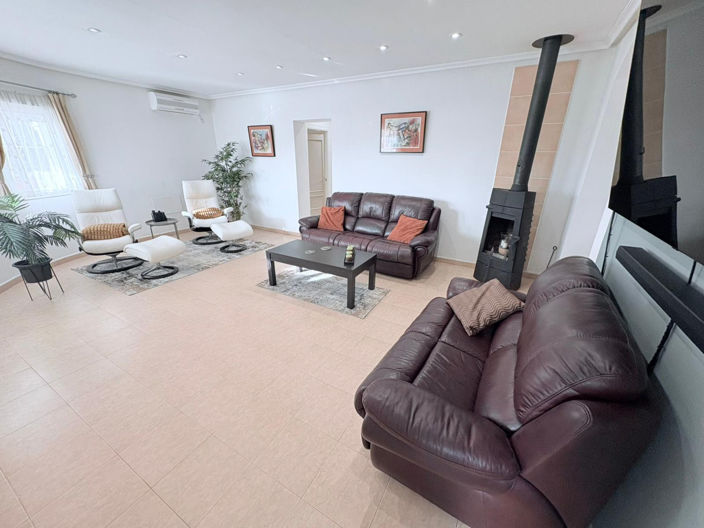 Image No.3-3 Bed Villa for sale