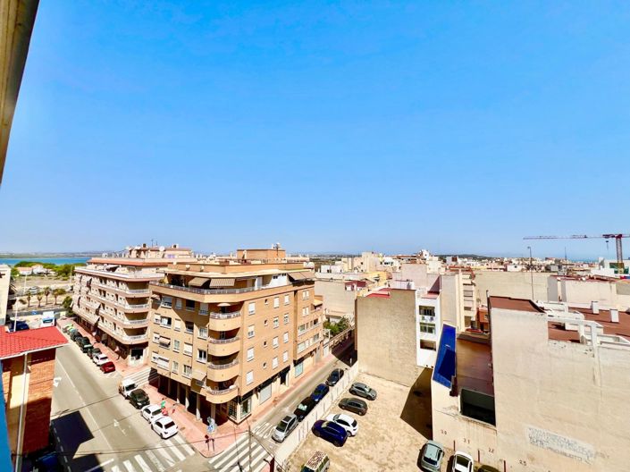 Image No.19-3 Bed Property for sale