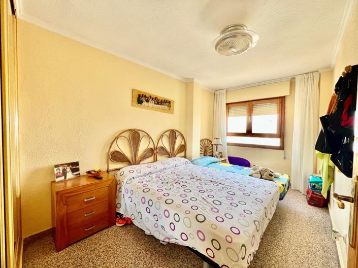 Image No.32-3 Bed Property for sale
