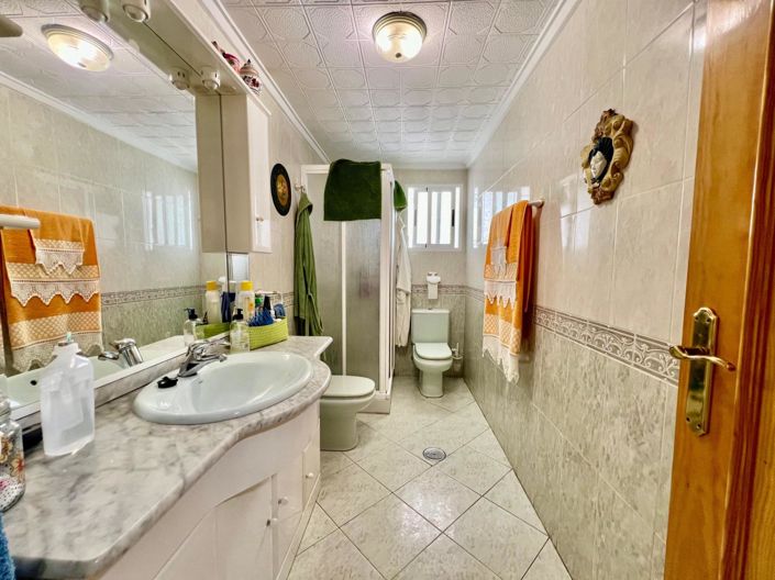 Image No.42-3 Bed Property for sale