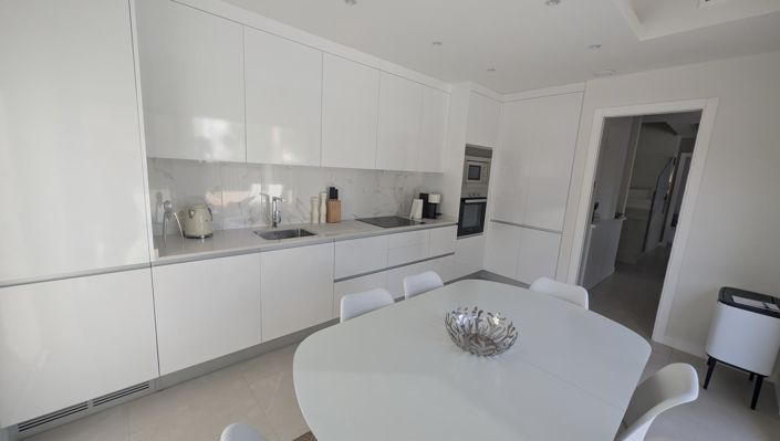Image No.14-4 Bed House for sale