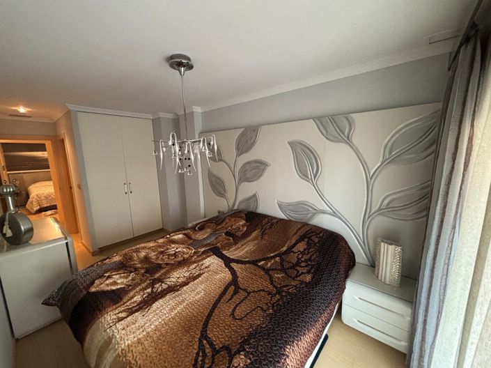 Image No.11-2 Bed Property for sale