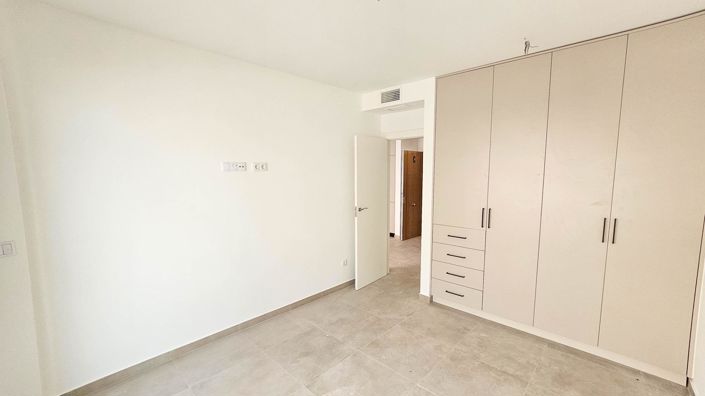 Image No.6-1 Bed Property for sale