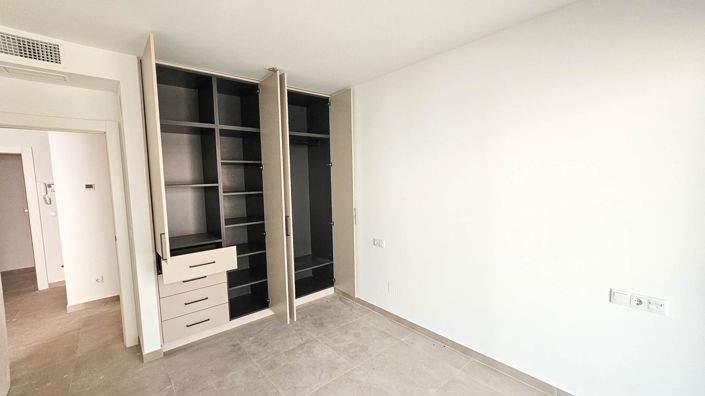 Image No.7-1 Bed Property for sale
