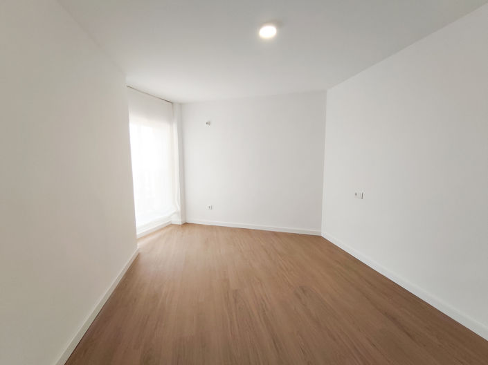 Image No.16-3 Bed Property for sale