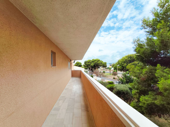 Image No.37-3 Bed Property for sale