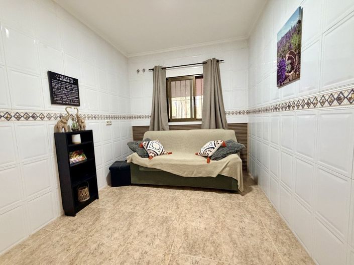 Image No.18-3 Bed Property for sale
