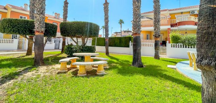 Image No.28-3 Bed Townhouse for sale