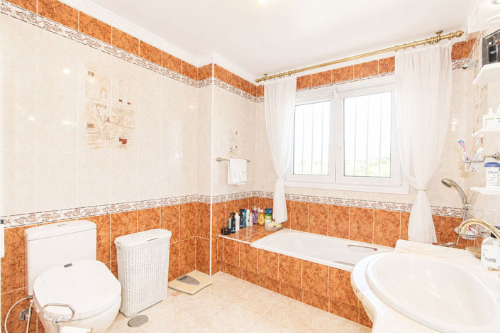 Image No.15-4 Bed Villa for sale