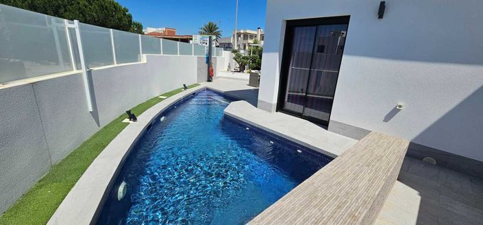 Image No.2-3 Bed Villa for sale