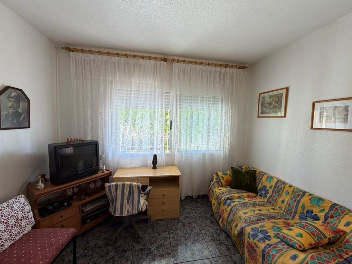 Image No.11-5 Bed Property for sale