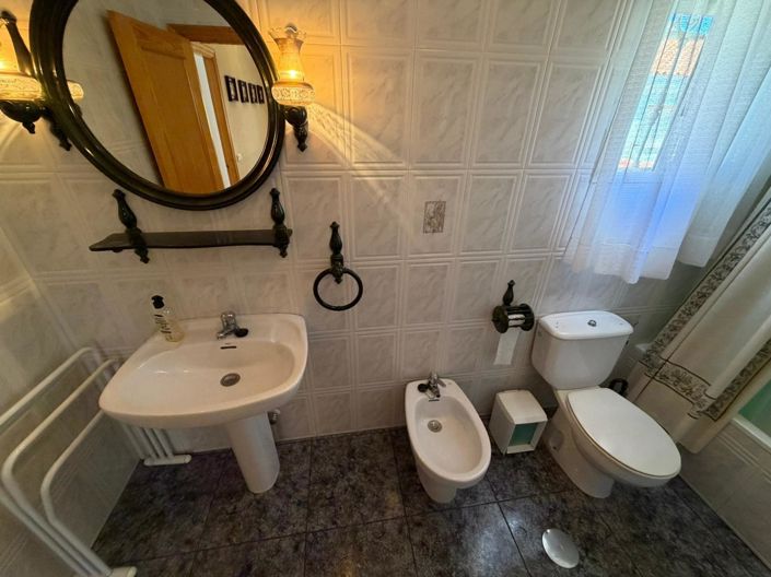 Image No.19-5 Bed Property for sale