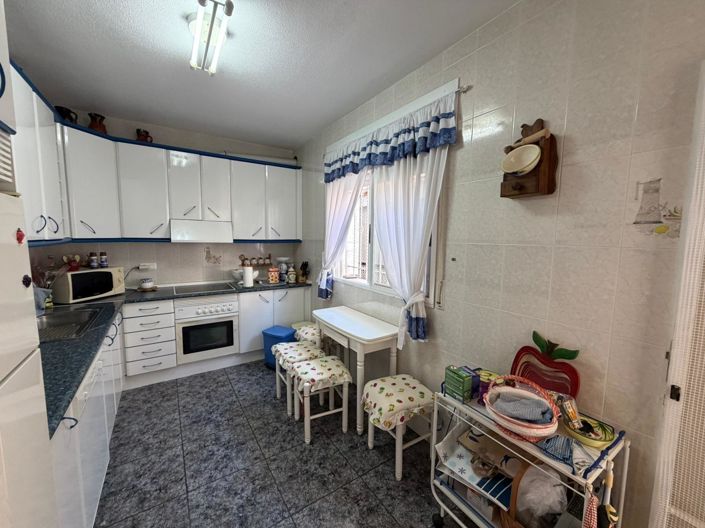 Image No.22-5 Bed Property for sale