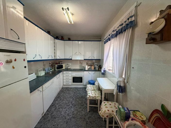 Image No.23-5 Bed Property for sale
