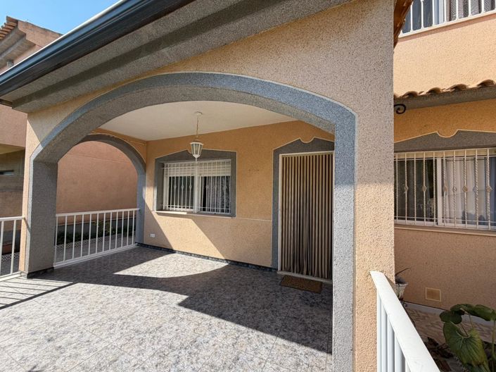 Image No.3-5 Bed Property for sale