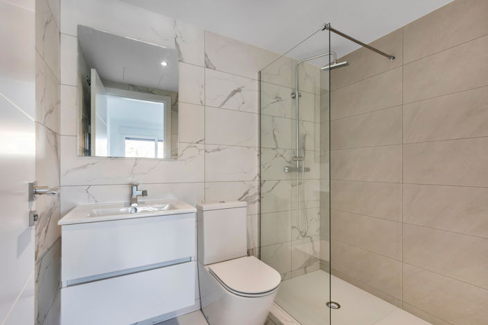 Image No.18-2 Bed Property for sale