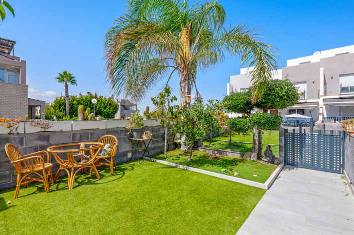 Image No.3-4 Bed Townhouse for sale
