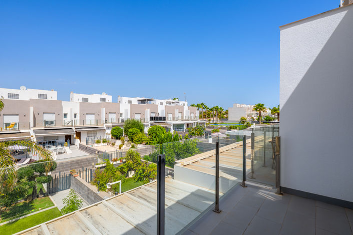 Image No.37-4 Bed Townhouse for sale