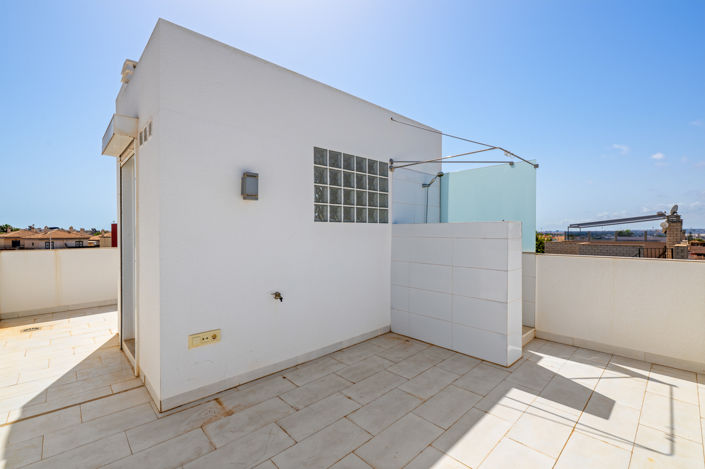 Image No.38-4 Bed Townhouse for sale