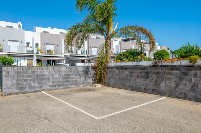 Image No.42-4 Bed Townhouse for sale