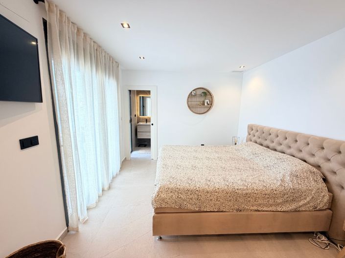 Image No.29-3 Bed Villa for sale