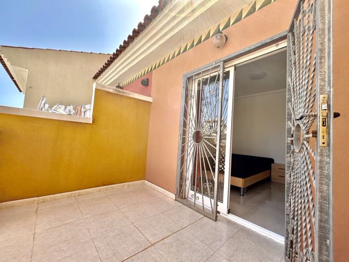 Image No.26-3 Bed Townhouse for sale