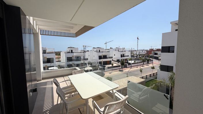 Image No.21-2 Bed House for sale