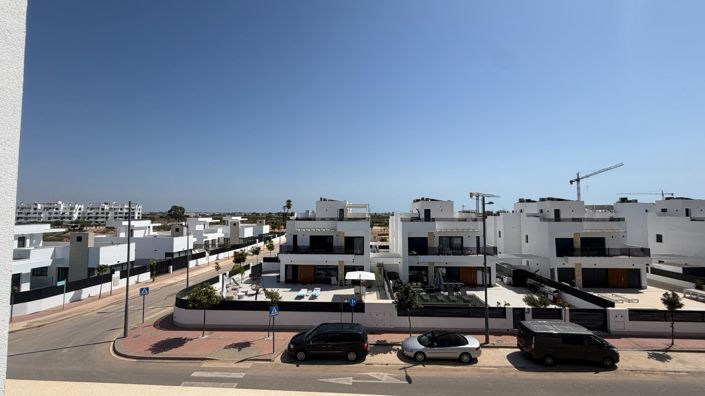 Image No.25-2 Bed House for sale