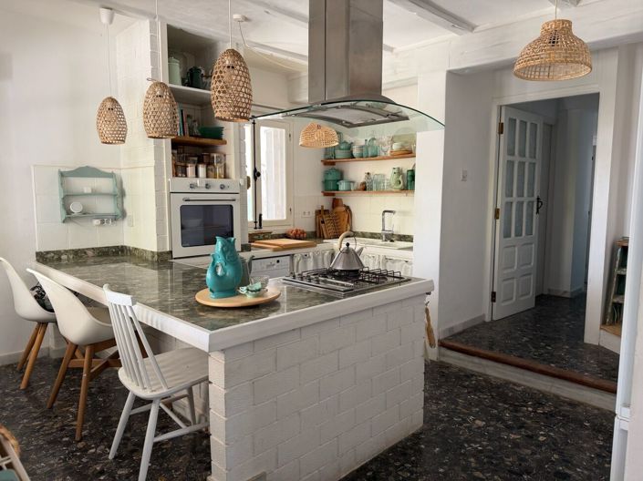 Image No.18-5 Bed House for sale
