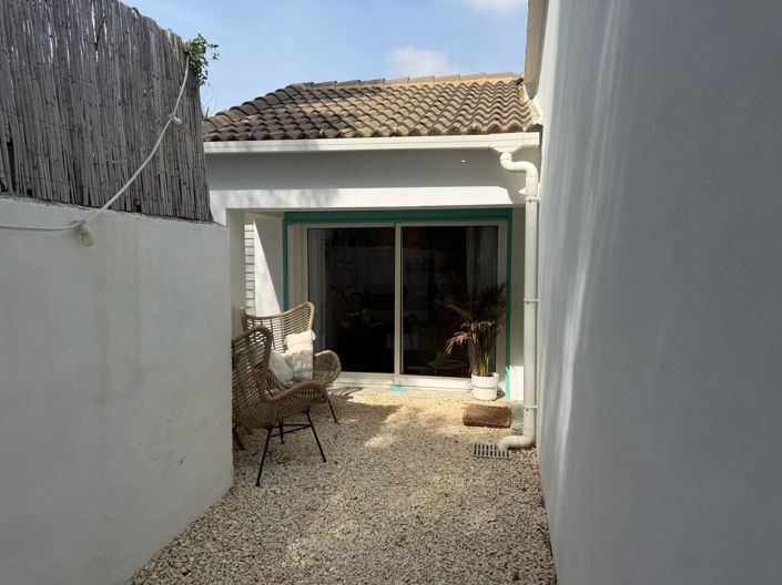 Image No.3-5 Bed House for sale