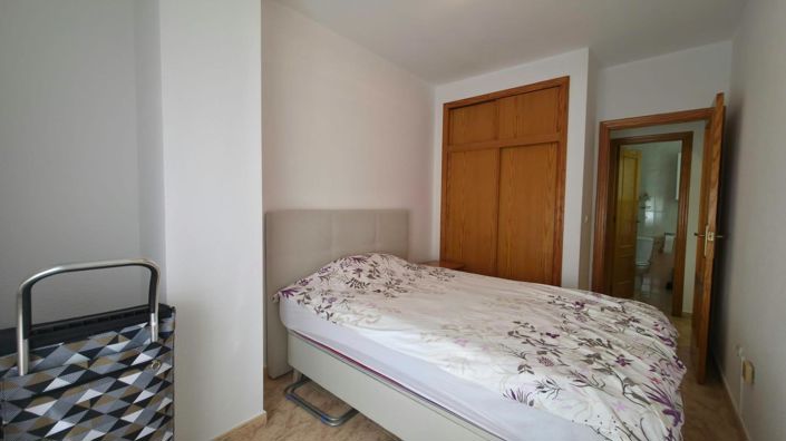 Image No.18-3 Bed House for sale