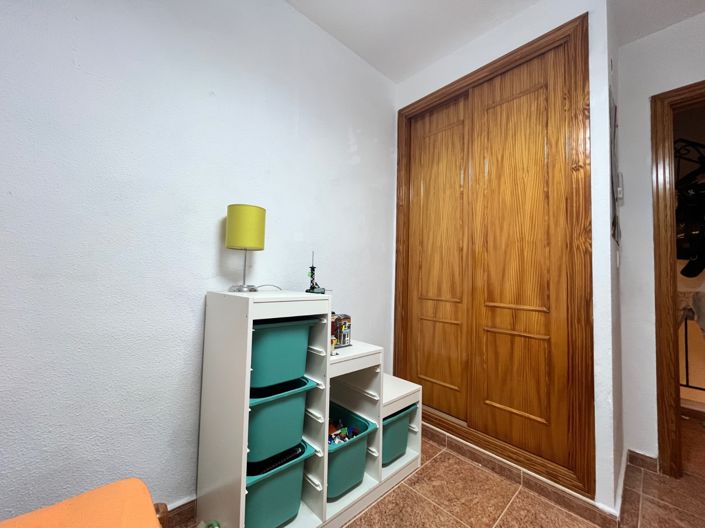 Image No.8-3 Bed Studio for sale