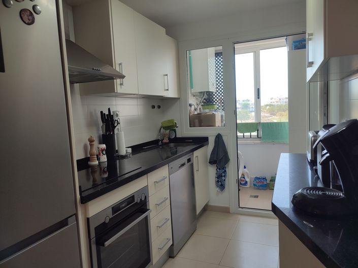 Image No.8-2 Bed House for sale