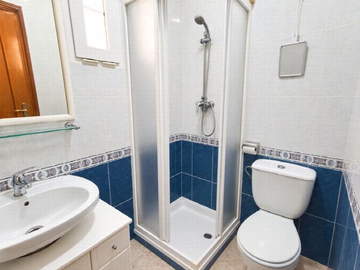 Image No.21-2 Bed Townhouse for sale