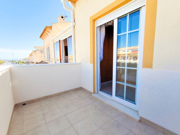 Image No.23-2 Bed Townhouse for sale