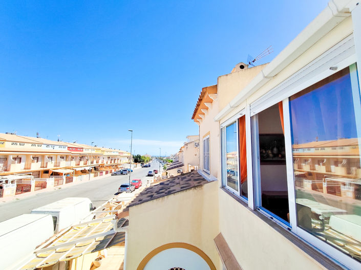 Image No.26-2 Bed Townhouse for sale